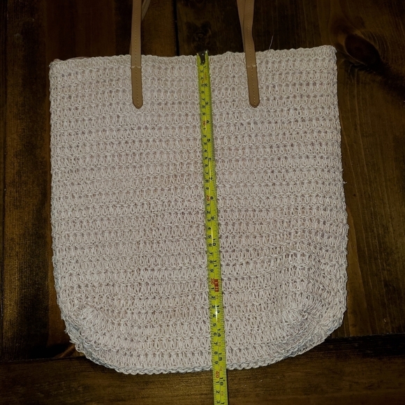 Pink Woven Tote Bag Purse with Pink Lining - NEW - Picture 4 of 12